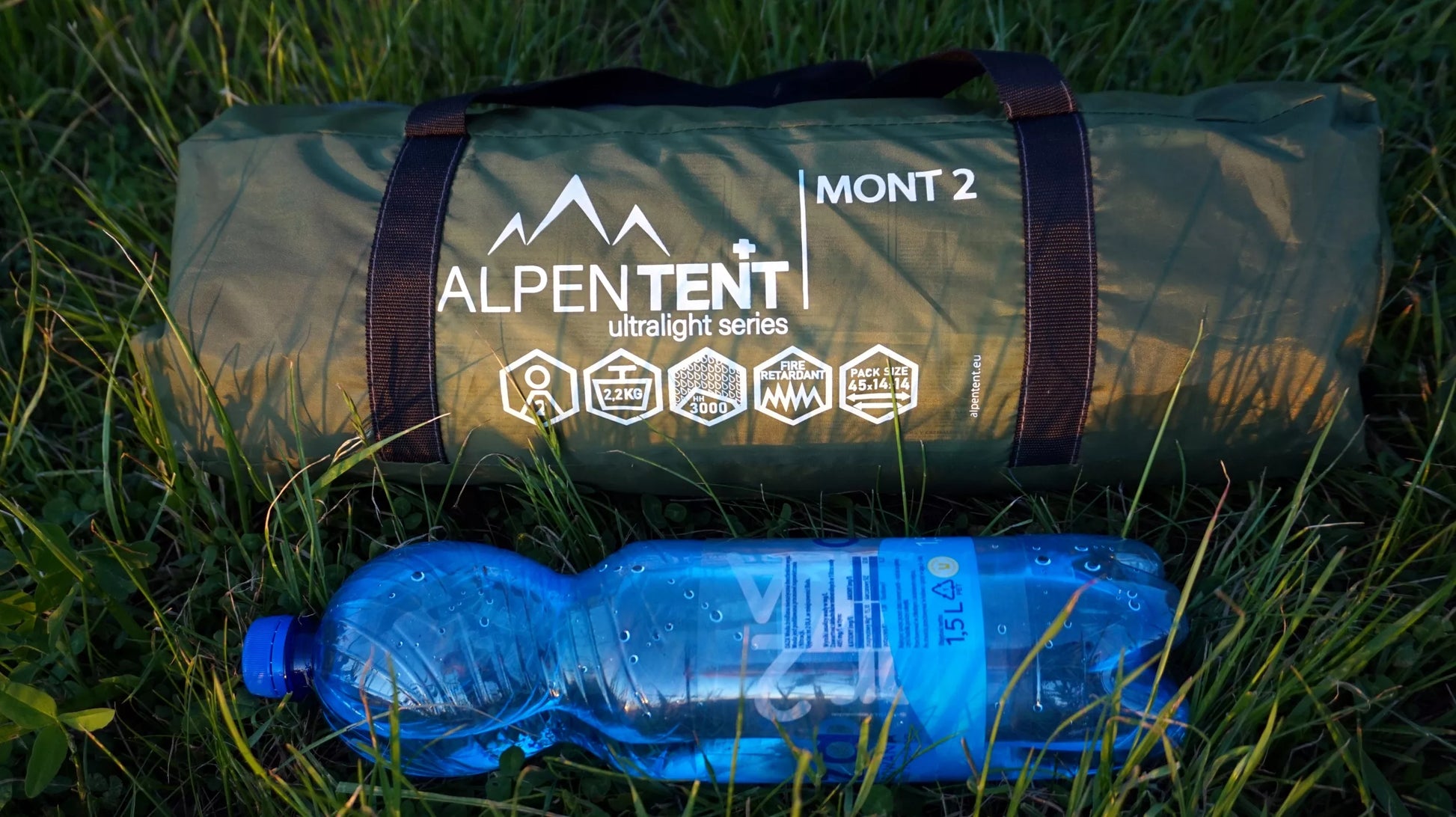 AlpenTent MONT 2 dvivietė palapinė – itin lengva, tik 2,4 kg