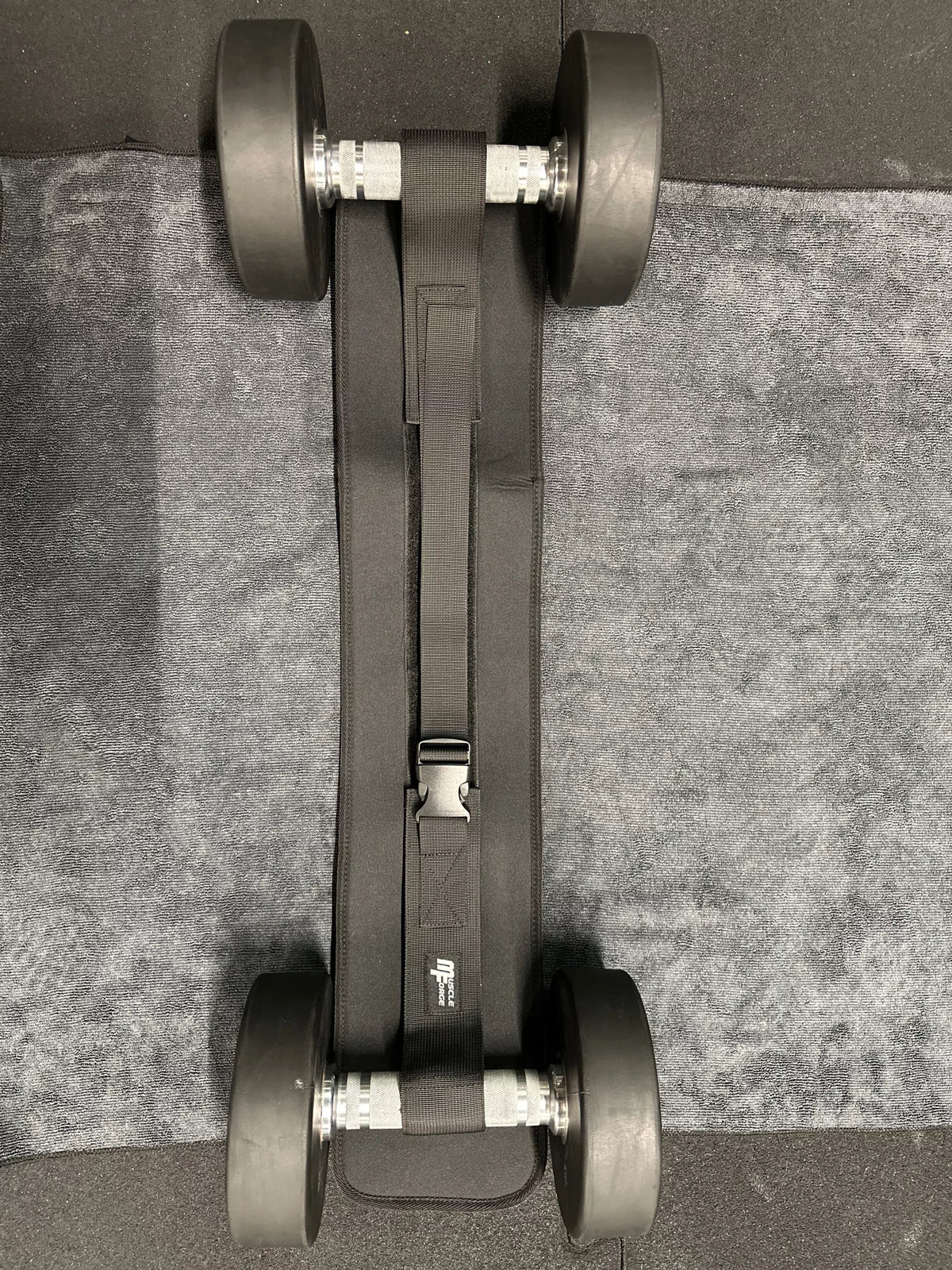JSM FITNESS klubinės traukos ir sėdmenų treniruočių diržas su svorių tvirtinimu, juodas
