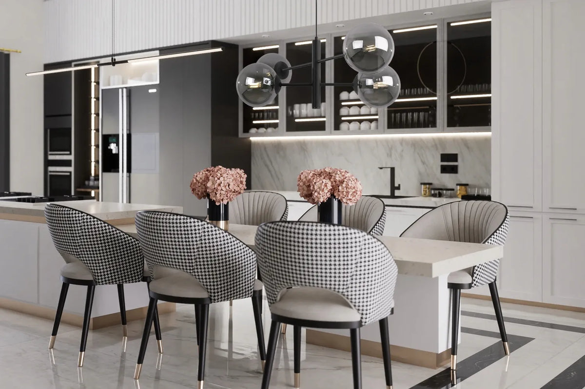 Juodas pakabinamas lubinis šviestuvas „Light Home Vicenza“ su stikliniais gaubtais, 4 šviesos šaltiniai, glamour loft stilius