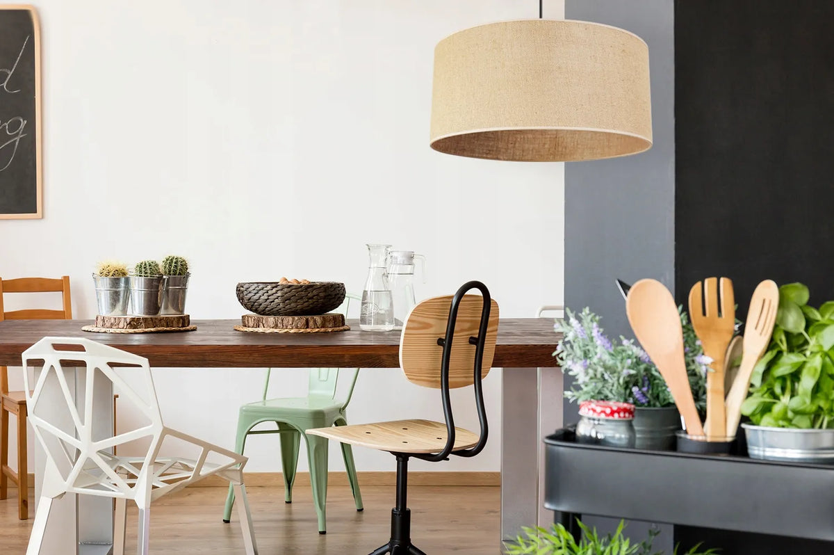 Kabantysis lubinis šviestuvas „Light Home“ JUTA 2450/40, vieno šviesos šaltinio, apvalus smėlio spalvos medžiaginis gaubtas, 40 cm
