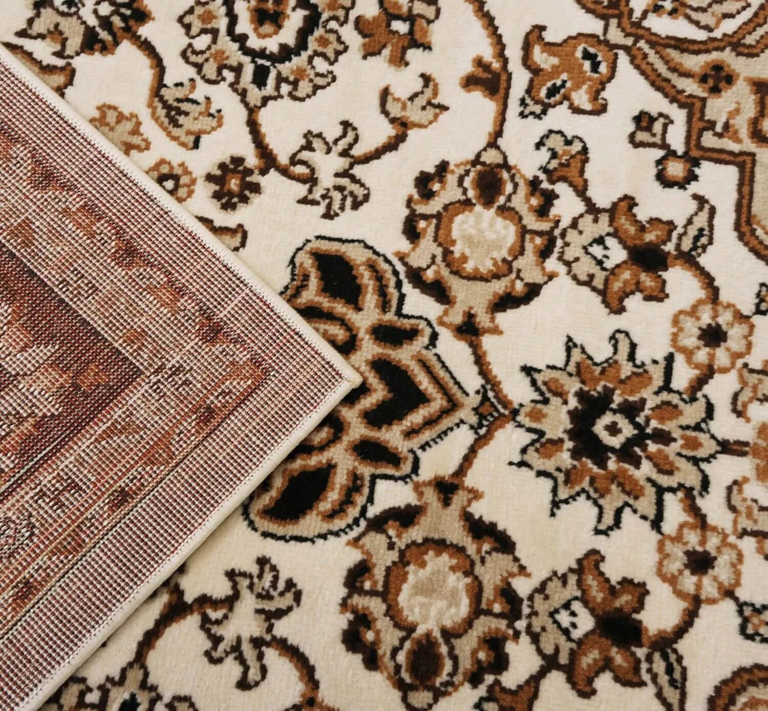 Klasikinis smėlio spalvos kilimas svetainei 120x180, BCF kilimai virtuvei ir kambariui