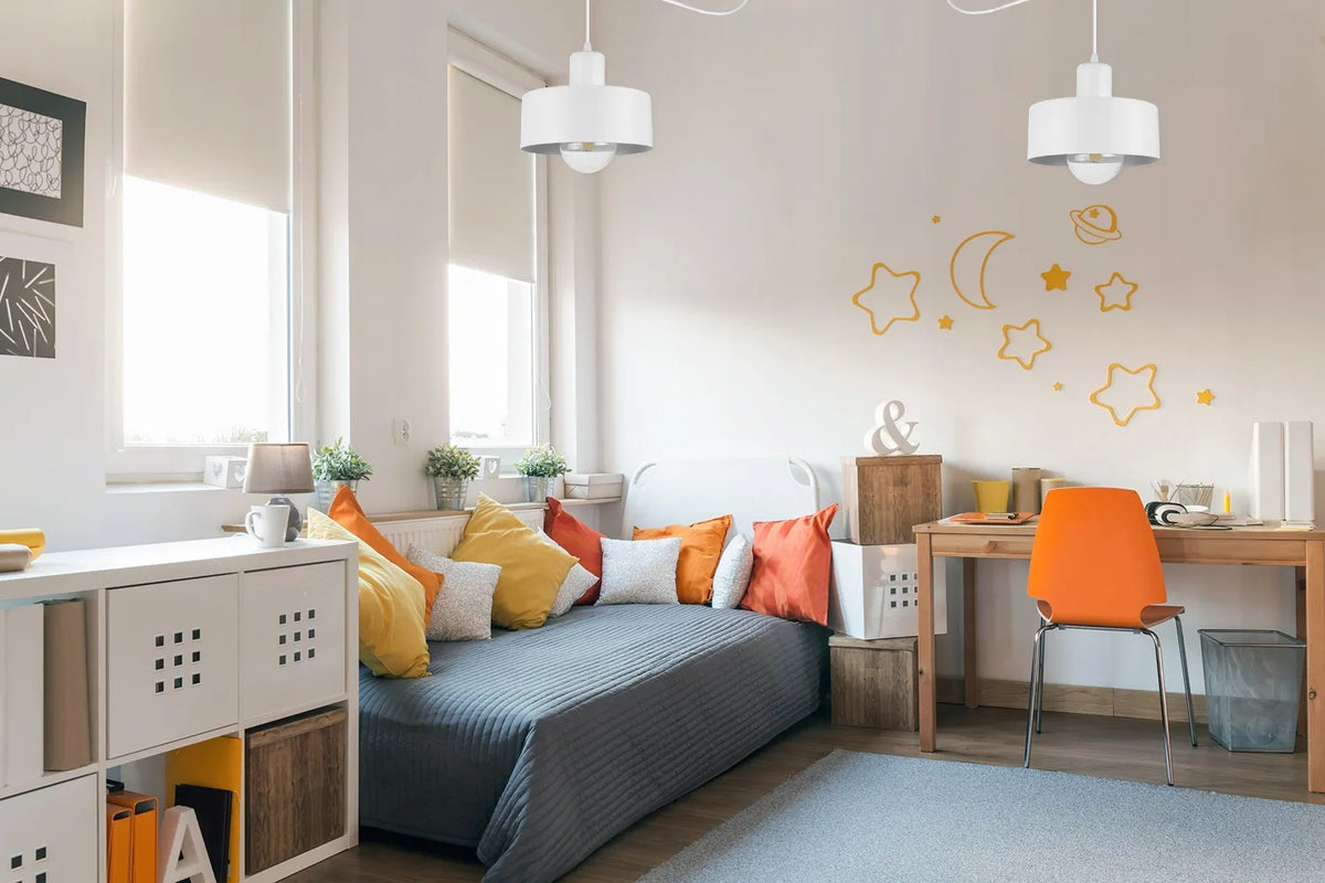 MODERNI KABAMOJI LUBŲ LAMPA „SPIDER“ – JUODA, BALTA, 2 ŠVIESOS ŠALTINIAI, „GLAMOUR“ / LOFT
