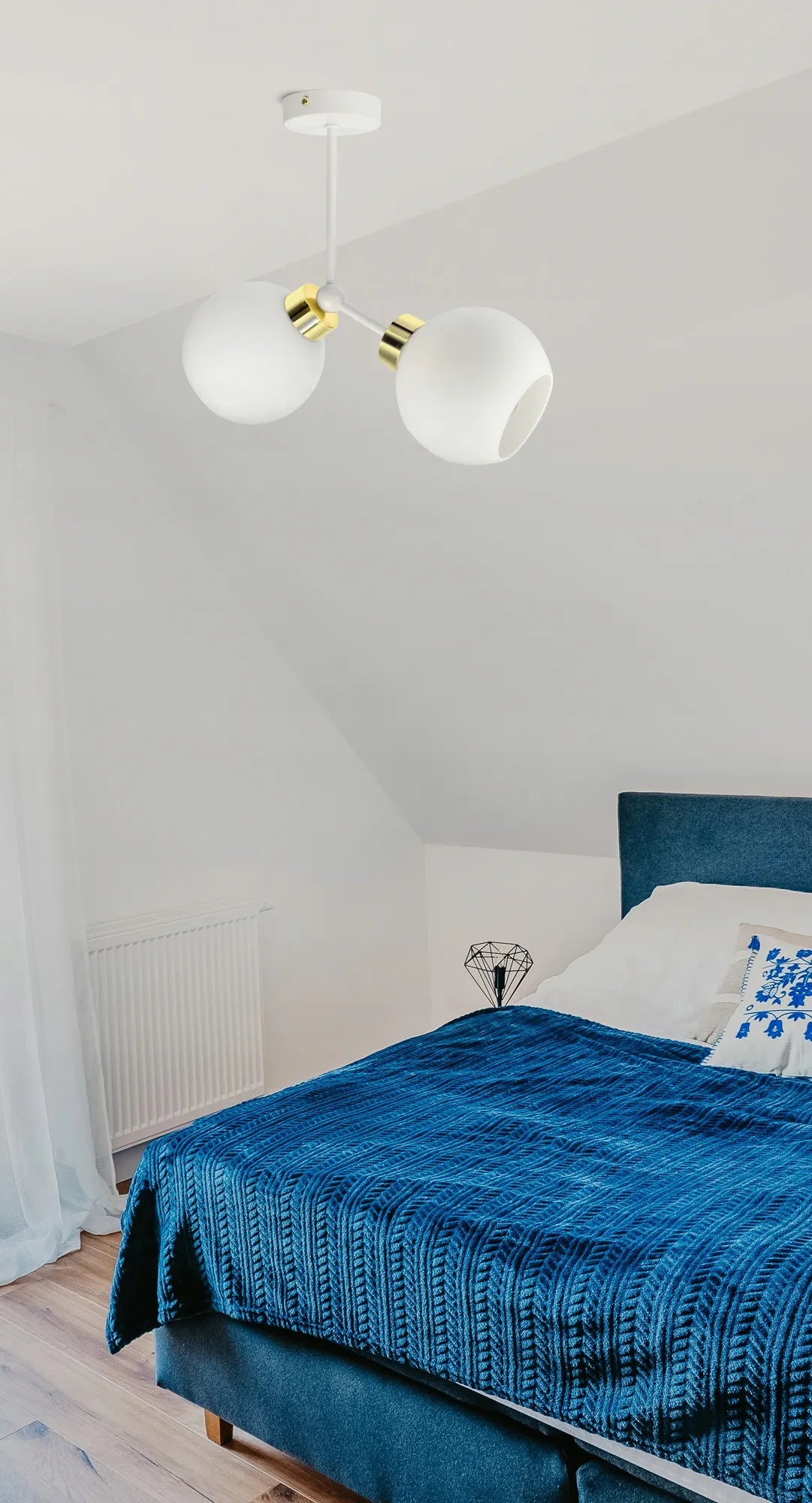 Pakabinamas lubinis šviestuvas, baltos stiklinės sferos White Glass D2 LED E27