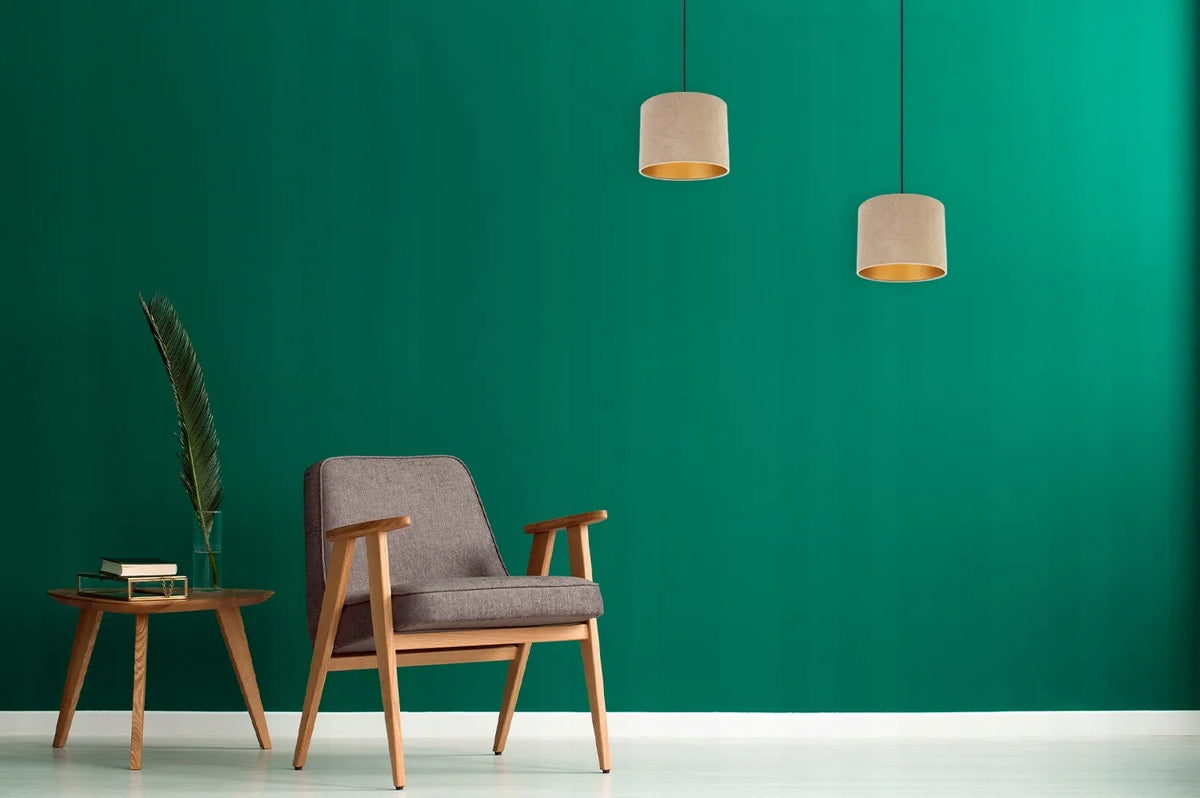 Pakabinamas lubinis šviestuvas „MEDIOLAN“ – elegantiškas auksinis veliūrinis gaubtas, Light Home