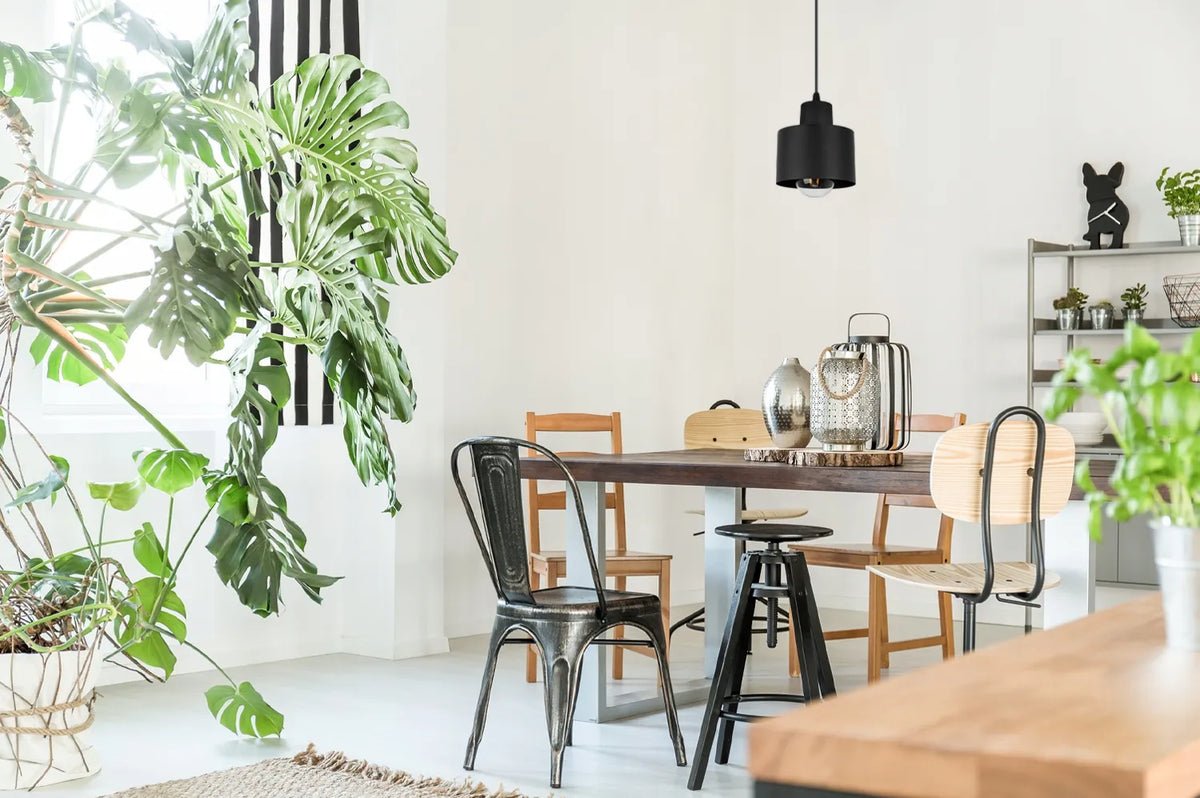 Pakabinamas lubinis šviestuvas, viengubas juodas loft stiliaus, virtuvei ir svetainei