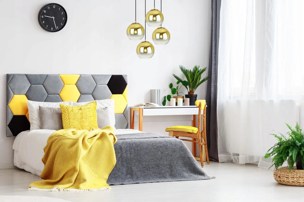 PAKABINAMAS LUBŲ ŠVIESTUVAS „BERGEN GOLD“ – AUKSINIAI STIKLINIAI GAUBTAI, 4 ŠVIESOS ŠALTINIAI, „GLAMOUR“ STILIUS