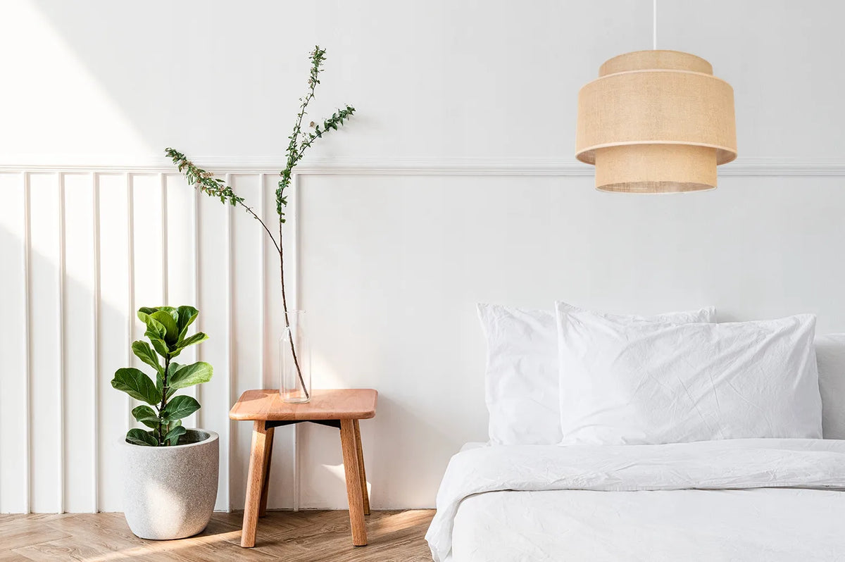 PAKABINAMAS ŠVIESTUVAS „BOHO“ SU VIENU ŠVIESOS TAŠKU, DŽIUTO GAUBTAS, MODERNUS