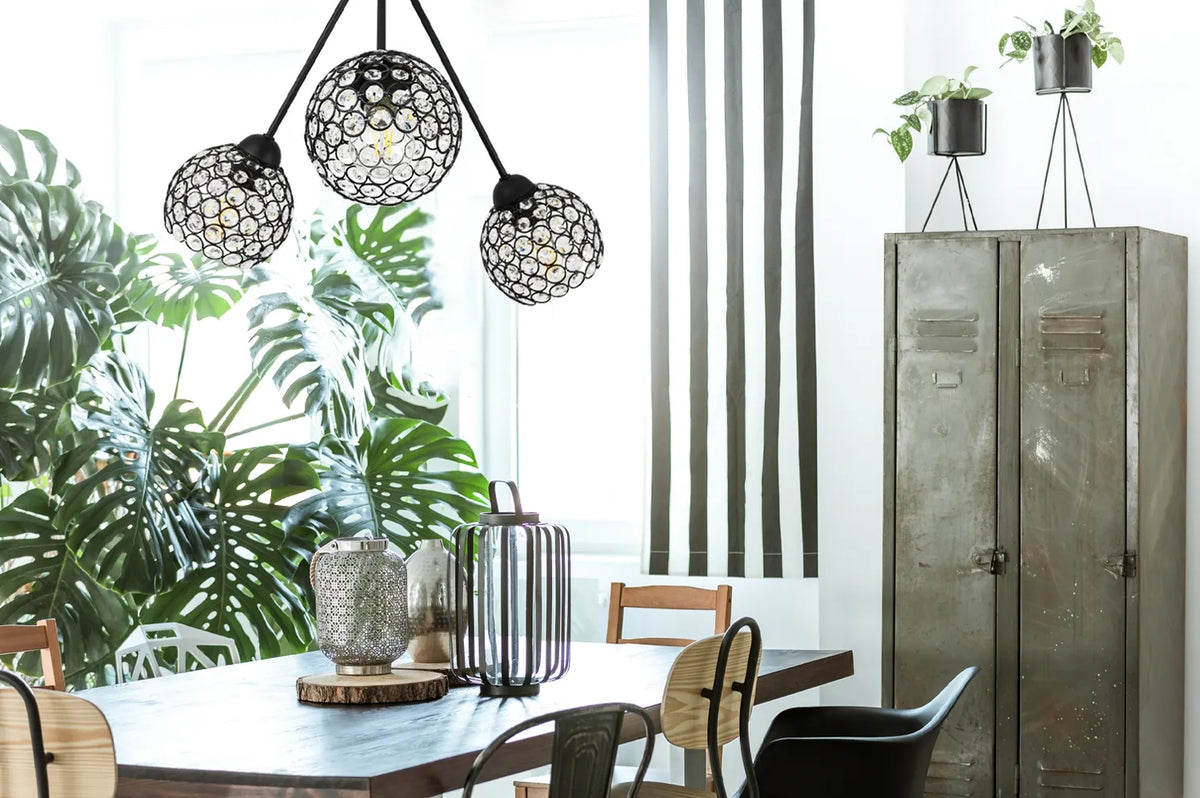 Pakabinamas trigubas lubinis šviestuvas „Light Home“ TRIO CRYSTAL 2465/3, glamour stiliaus, su moderniais kristalų gaubtais
