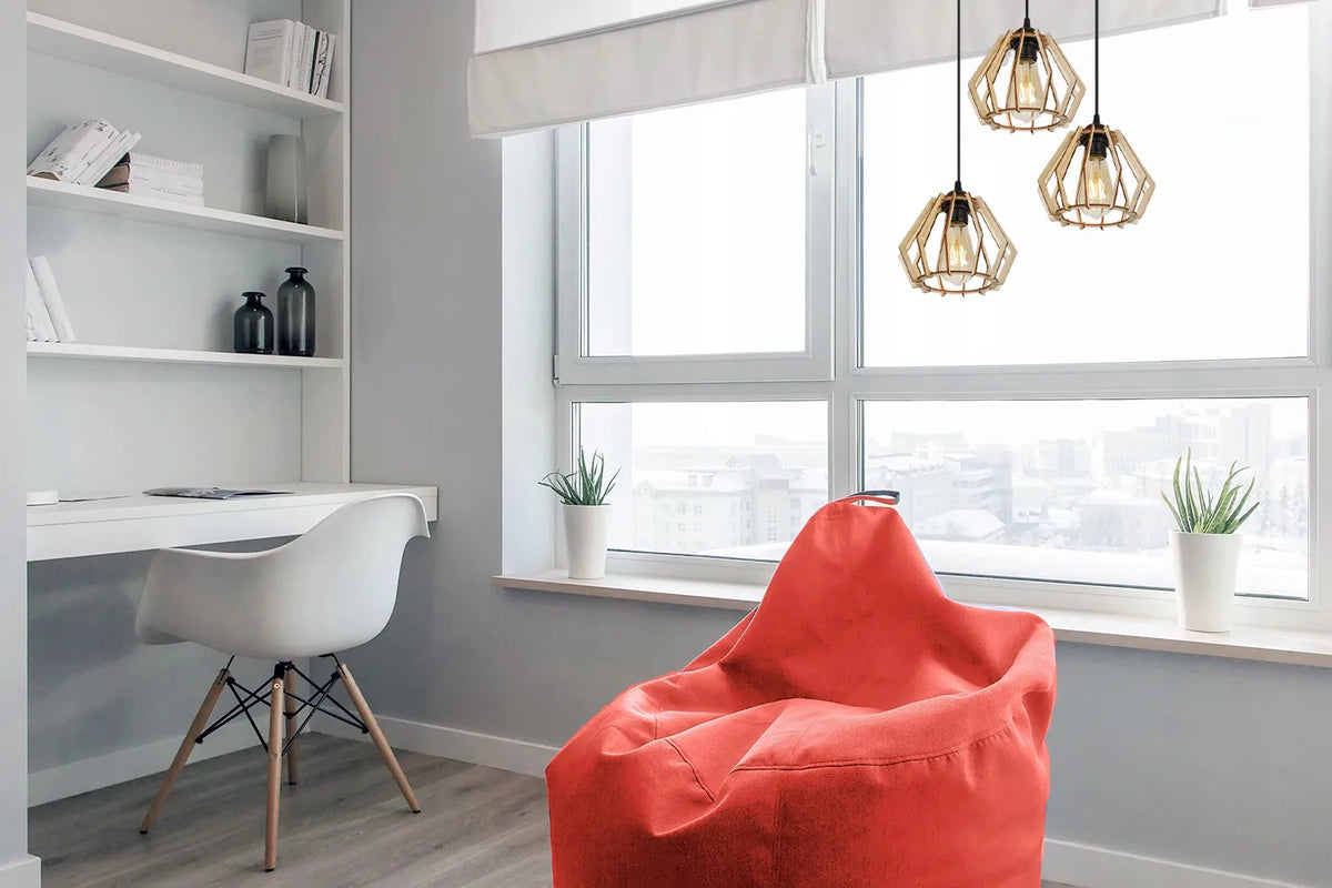 TRIJŲ ŠVIESOS ŠALTINIŲ KABAMAS LUBINIS ŠVIESTUVAS „TIMBER“ – MEDINIS, MODERNUS, BOHO, LED